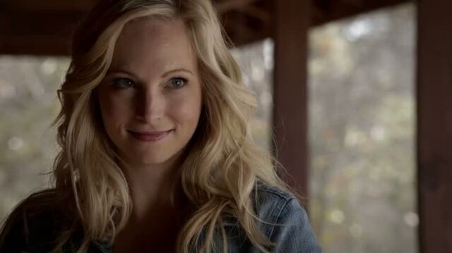 File:6X14-29-Caroline.jpg