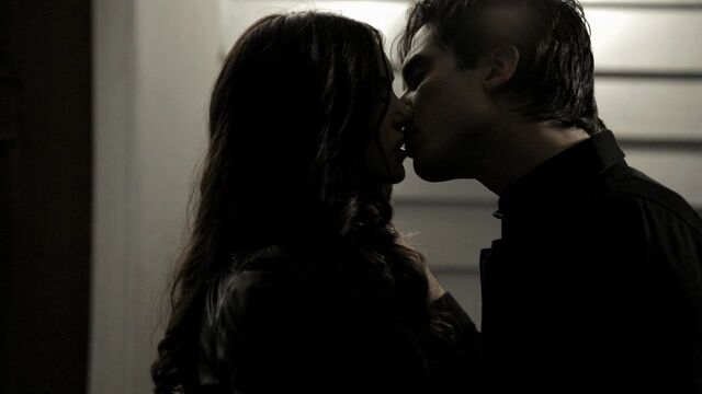 File:122VampireDiaries1553.jpg