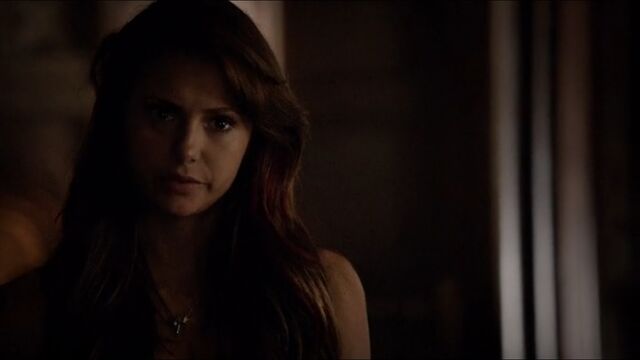 File:Elena TVD 5x01.jpg