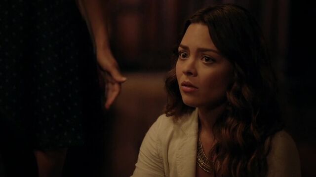 File:7X01-113-Nora.jpg