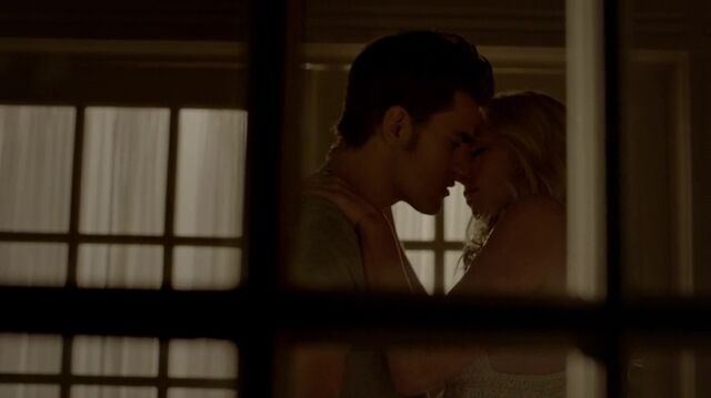 File:7X01-106-StefanCaroline.jpg