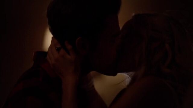 File:7X04-112-StefanCaroline.jpg