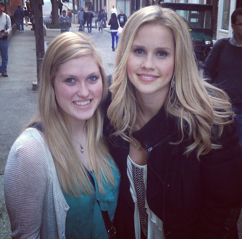 File:Behind-the-Scenes-4x17-500 (3).png