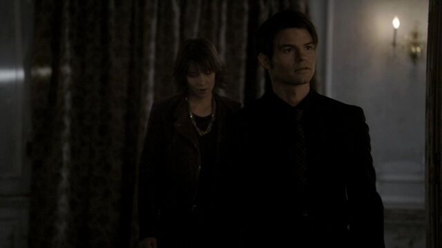 File:Elijah-2x08-elijah-19192764-1280-720.jpg