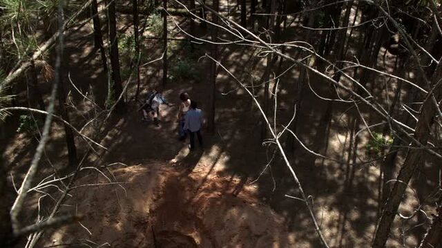 File:6X05-45-DamonBonnieKai.jpg