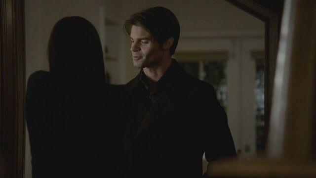 File:Elijah-Elena-By-the-Light-Of-The-Moon-2x11-elijah-and-elena-17673238-1280-720.jpg