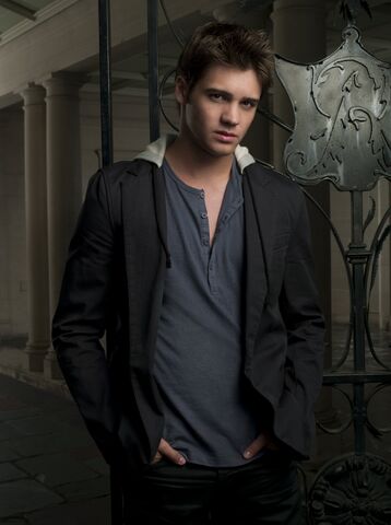 File:Cw-thevampirediaries-prt-srmcqueen 038031-8239cc-281x374.jpg