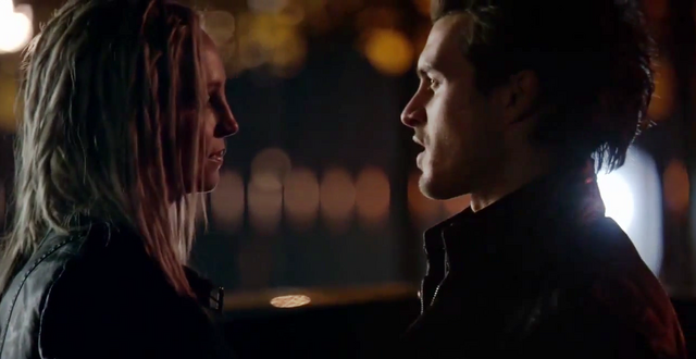 File:Caroline-Enzo 6x16-.png