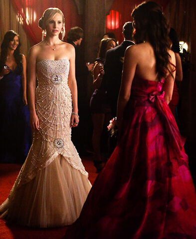 File:Caroline prom dress.jpg