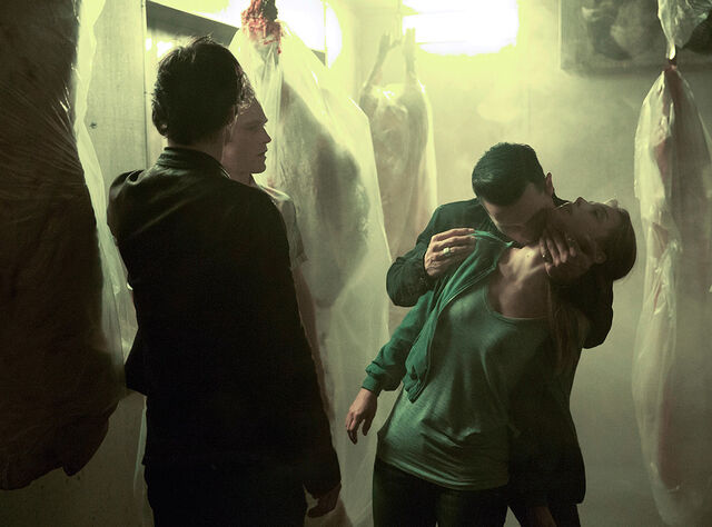 File:8x01 Hello Brother 1.jpg