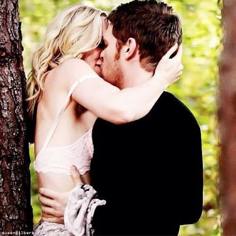 File:Klaroline kiss....jpg