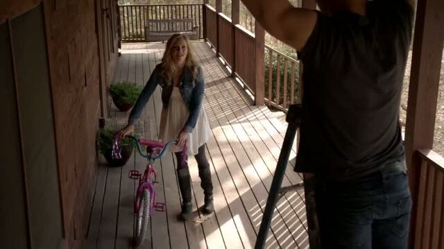 File:6X14-26-Caroline.jpg