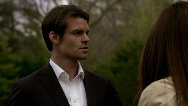 File:Elijah-and-Elena-in-2x19-Klaus-elijah-and-elena-21743261-1280-720.jpg