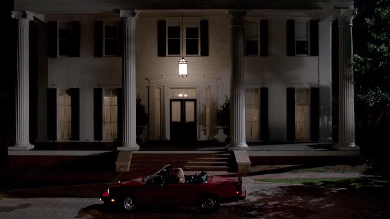 Image Rebekah arrives at Mikaelson Mansion TO 1x02.jpg The Vampire Diaries Wiki FANDOM