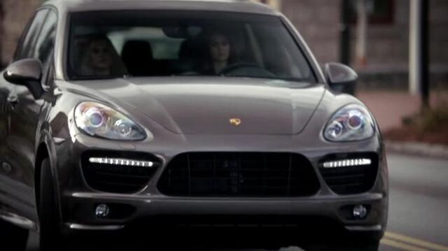 File:Elena car4X18 1.jpg