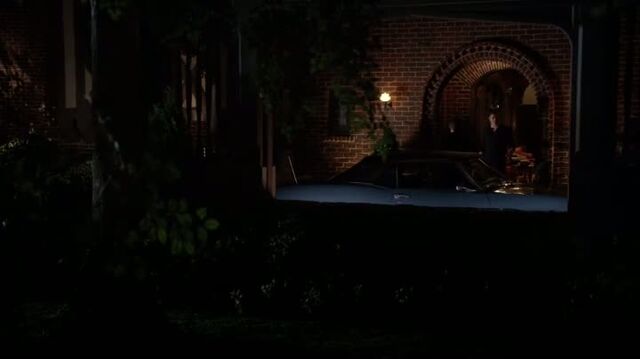 File:6X10-137-DamonStefan.jpg