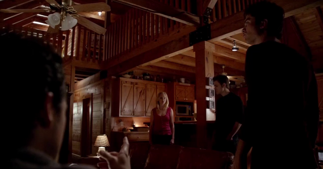 File:En-Caro-Stefan-Damon 5x20.png