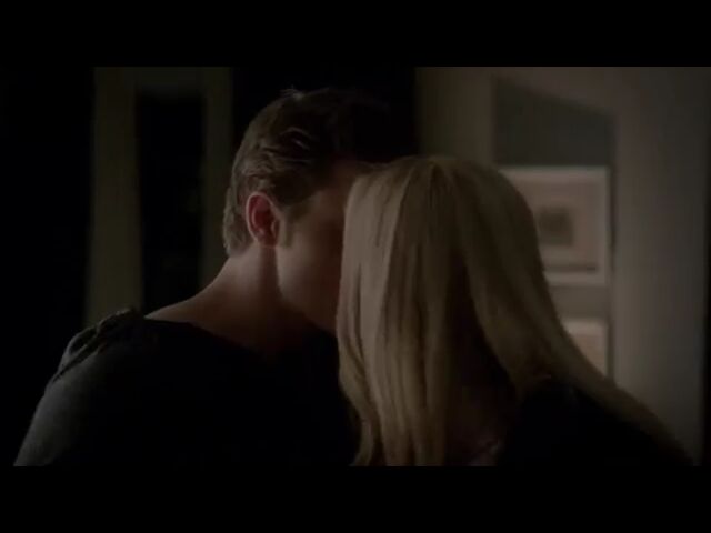 File:Stebekahkiss4x11.jpg