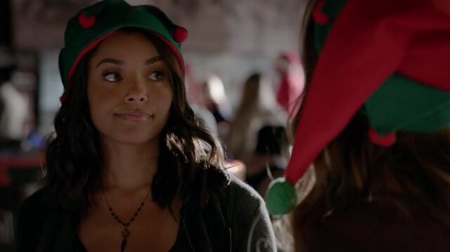 File:7X09-42-Bonnie.jpg