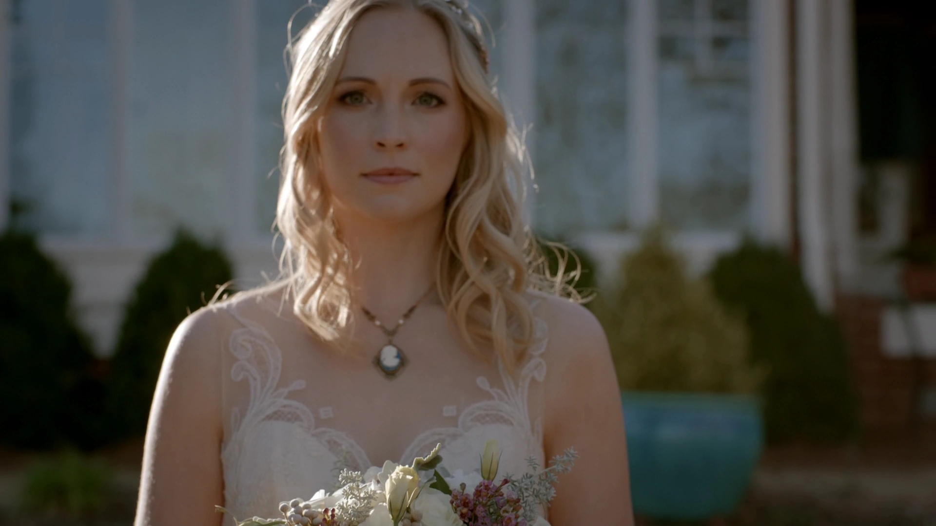 Image 815096StefanCarolineWedding.png The Vampire Diaries Wiki