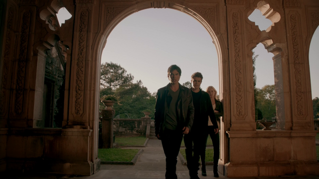 File:722-062-Stefan-Damon-Caroline.png