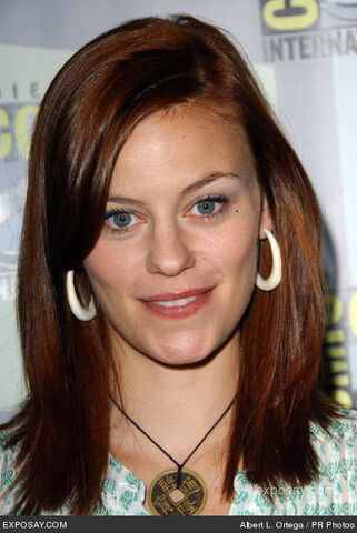 File:Cassidy-freeman-2008-comic-con-international-day-four-U3WltG.jpg