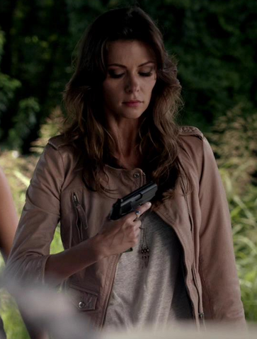 File:Diesel-t-menodora-tank-top-and-the-vampire-diaries-galler2y.png