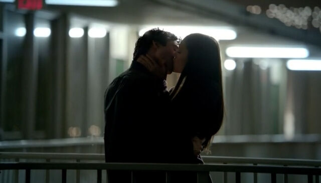 File:Tvd-319-damon-elena-kiss.jpg