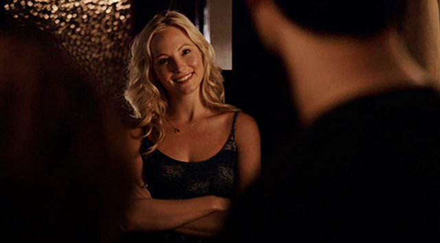 File:Caroline smiling at Enzo 6x02.png