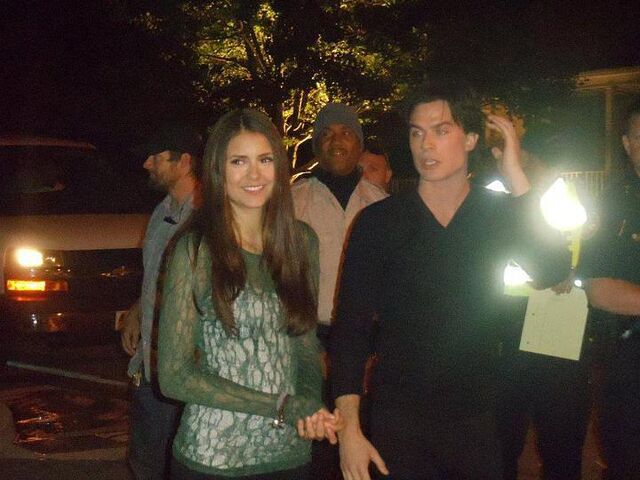 File:Nian-on-Set-of-The-Vampire-Diaries-ian-somerhalder-and-nina-dobrev-26988020-720-540.jpg