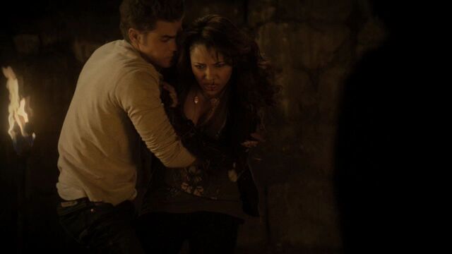 File:Stefan and Bonnie.jpg