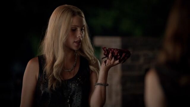 File:Rebekah 18 TO 1x02.jpg