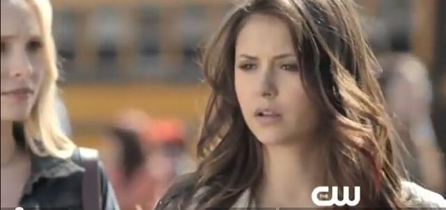 File:Caroline and elena...jpg
