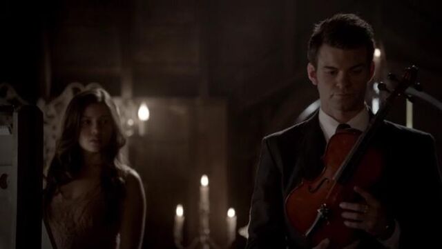 File:Davina and Elijah4.jpg