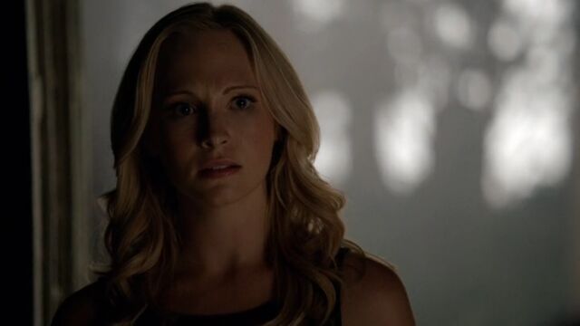 File:Caroline 12 TVD 5x04.jpg