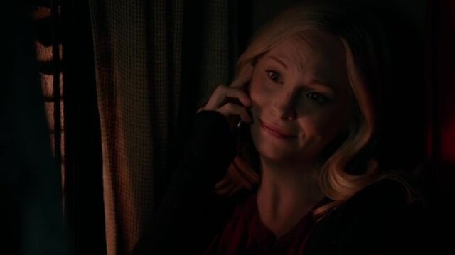 File:7X08-88-Caroline.jpg