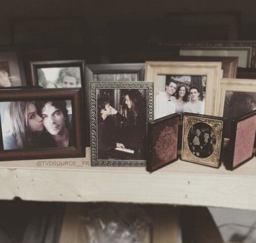 File:TVD Photo Frames-2.jpg