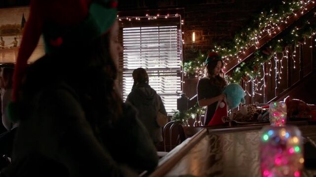 File:7X09-34-Nora.jpg