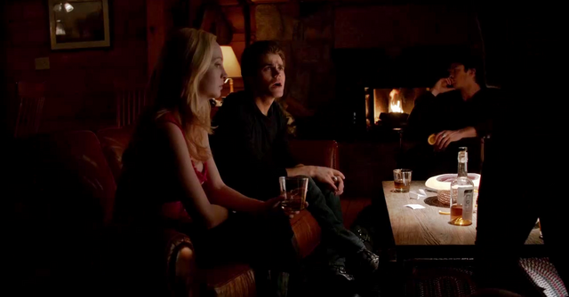 File:Caroline-Stefan -Damon 5x20.png