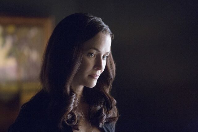 File:Lily-7x01.jpg