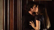 Vampire-diaries-407-damon-and-elena-sex-kiss.jpg