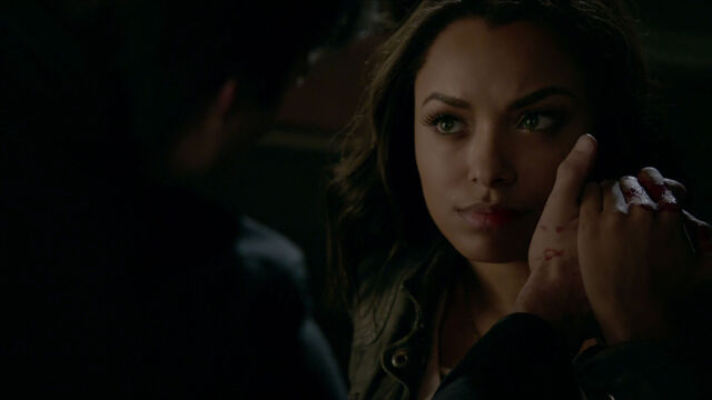 File:713-062-Damon-Bonnie.jpg