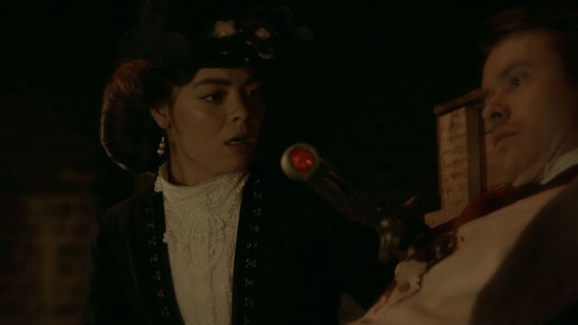 File:713-079-Julian-Nora.jpg