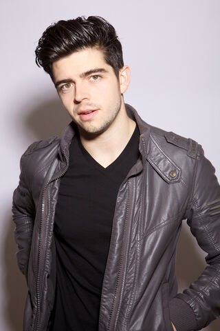File:Micah-parker-headshot9.jpg