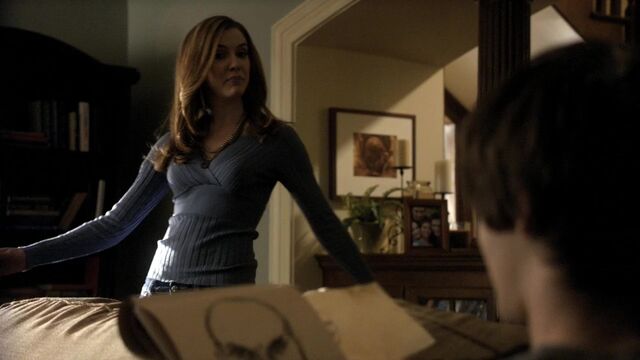 File:TVD1x10-Gilbert House 38.jpg
