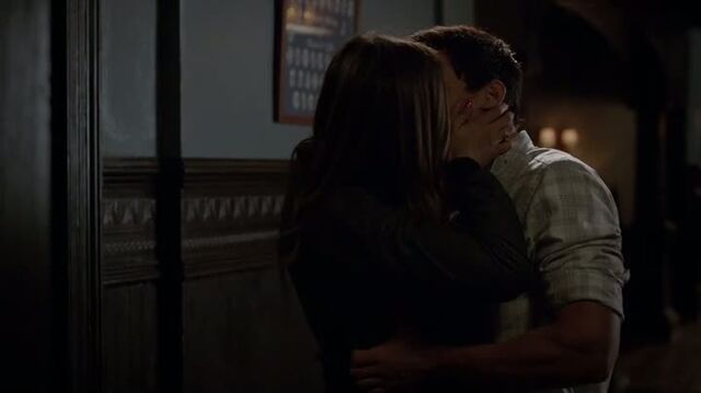 File:6X05-114-ElenaLiam.jpg