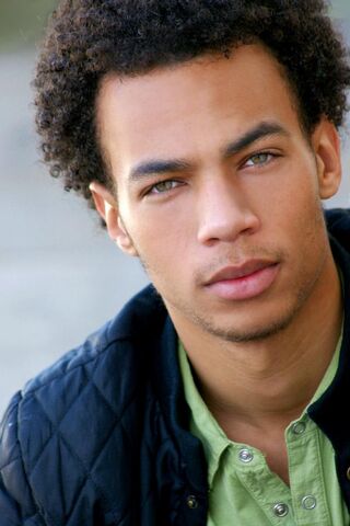 File:Kendrick Sampson.jpg