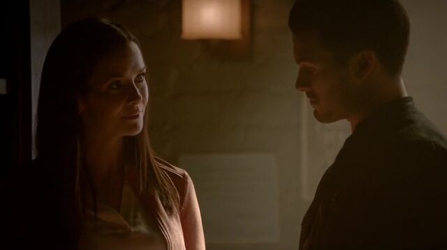 File:7X08-23-LilyEnzo.jpg