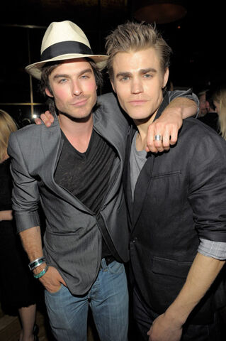 Fichier:Ian-somerhalder-paul-wesley1.jpg