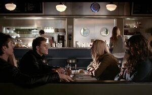 Stefan, Damon, Rebekah et Katherine
